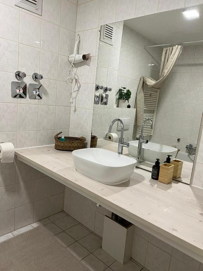 Appartement Japandi Fuer 2 I Nahe Mannheim, Schwetzingen à Bruhl  Extérieur photo